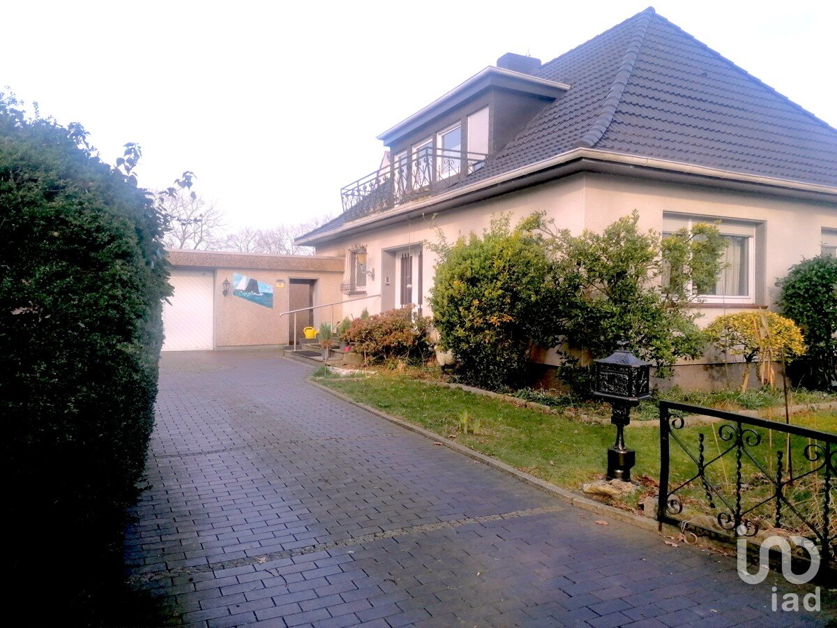 Einfamilienhaus zum Kauf 295.000 € 7 Zimmer 194 m²<br/>Wohnfläche 799 m²<br/>Grundstück Holtland-Nücke Holtland 26835