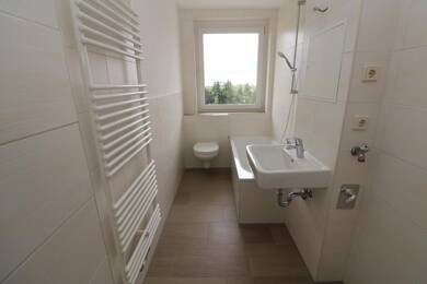 Wohnung zur Miete 419 € 3 Zimmer 56 m² 2. Geschoss Geschwister-Scholl-Straße 37 Halsbrücke Halsbrücke 09633