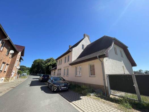 Mehrfamilienhaus zum Kauf 98.000 € 9 Zimmer 308 m² 672 m² Grundstück Neindorf Oschersleben 39387