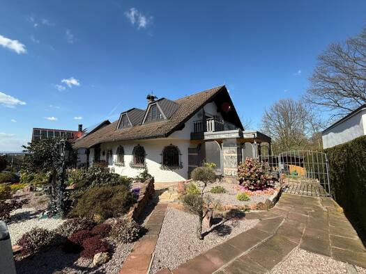 Einfamilienhaus zum Kauf 5 Zimmer 250 m² 650 m² Grundstück Wasserlos Alzenau 63755