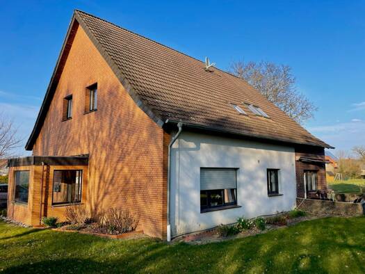 Einfamilienhaus zum Kauf 299.000 € 8 Zimmer 237 m² 1.113 m² Grundstück Lintorf Bad Essen 49152