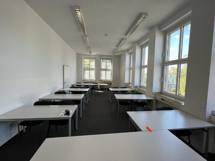 Bürofläche zur Miete provisionsfrei 9,94 € 170 m²<br/>Bürofläche ab 170 m²<br/>Teilbarkeit Neudorf - Nord Duisburg 47057