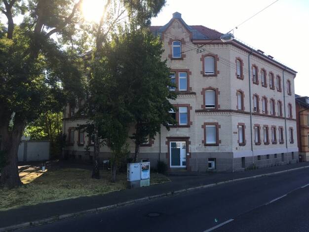 Wohnung zur Miete 744 € 2 Zimmer 61,5 m² frei ab 22.04.2026 Augsburger Str. 197 Untertürkheim Stuttgart 70327