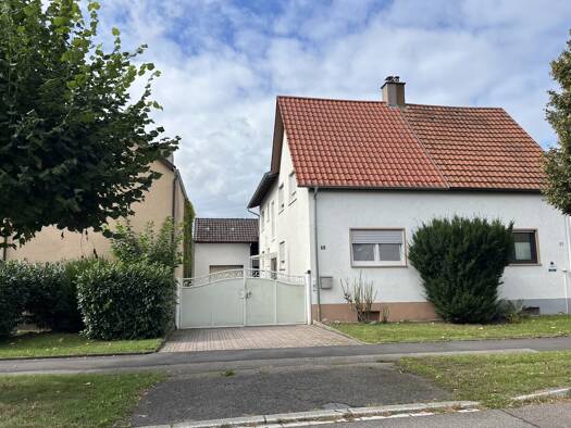 Doppelhaushälfte zum Kauf 397.000 € 4 Zimmer 111,5 m² 660 m² Grundstück Ubstadt Ubstadt-Weiher 76698