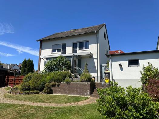 Haus zum Kauf provisionsfrei 265.000 € 7 Zimmer 150 m² 800 m² Grundstück frei ab sofort Hüllhorst 32609