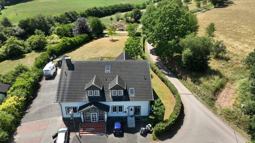 Einfamilienhaus zum Kauf 890.000 € 12 Zimmer 460 m² 1.992 m² Grundstück Hütterscheid 54636