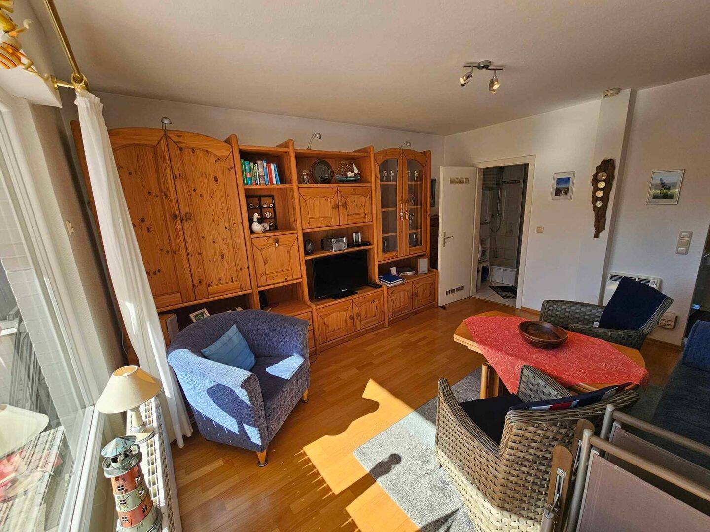 Immobilie in Scharbeutz - Möbliertes Wochenendhaus mit Sonnenterrasse am Pönitzer See - Bild 2