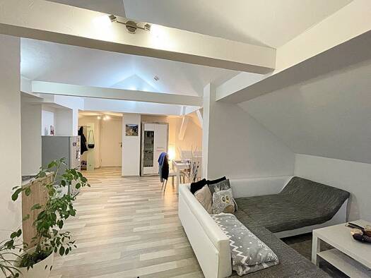 Wohnung zur Miete 550 € 2,5 Zimmer 55 m² Geschoss 2/3 frei ab sofort Zur Hohen Wart 8 Oberlindach Weisendorf 91085