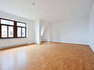 Wohnung zur Miete 329 € 2 Zimmer 75 m² Dachgeschoss, 3. Geschoss Hohenstein-Ernstthal Hohenstein-Ernstthal 09337