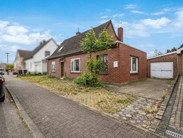 Einfamilienhaus zum Kauf 219.000 € 5 Zimmer 131,2 m² 661 m² Grundstück Wassenberg Wassenberg 41849
