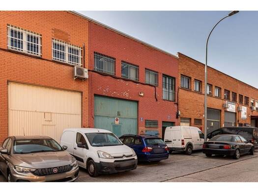 Verkaufsfläche zum Kauf 319.900 € 281 m² Verkaufsfläche >C. de Soria > San Fernando de Henares 28830