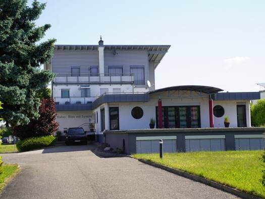 Ausstellungsfläche zur Miete provisionsfrei teilbar ab 450 m² Stadtgebiet Renchen 77871