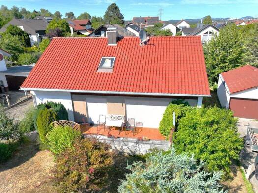 Einfamilienhaus zum Kauf 395.000 € 5,5 Zimmer 112 m² 700 m² Grundstück frei ab sofort Breslauer Straße 6 Bezgenriet Göppingen 73035