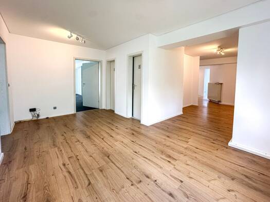 Bürofläche zur Miete provisionsfrei 2.000 € 7 Zimmer 200 m² Bürofläche Kümmersbruck Kümmersbruck 92245