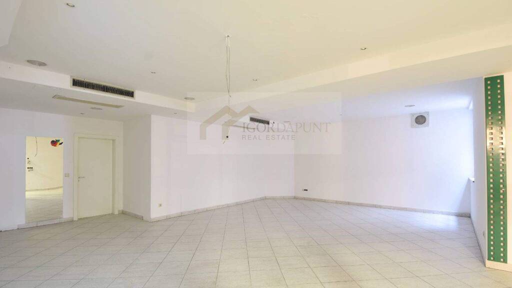 Ladenfläche zur Miete 790 € 73 m² Verkaufsfläche Auer 39040