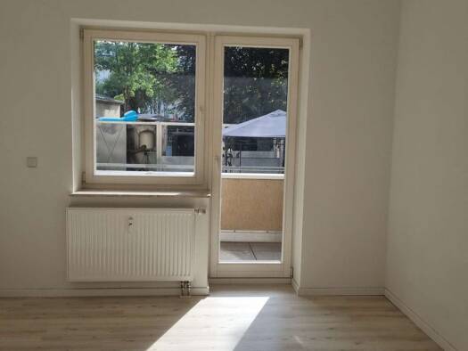 Wohnung zur Miete 470 € 3 Zimmer 72,9 m² EG frei ab sofort Scherbergplatz 3 Glauchau Glauchau 08371
