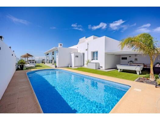 Villa zum Kauf 925.000 € 4 Zimmer 203 m² 1.200 m² Grundstück Teguise 35508