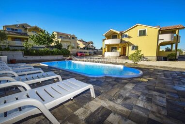 Haus zum Kauf 1.000.000 € 6 Zimmer 335 m² 1.200 m² Grundstück Vodice center 22211