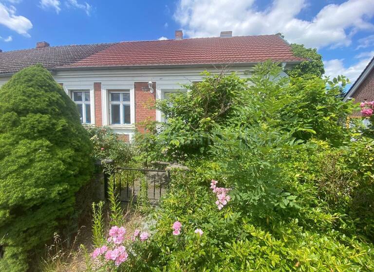 Doppelhaushälfte zum Kauf 149.000 € 5 Zimmer 95 m²<br/>Wohnfläche 1.931 m²<br/>Grundstück Stüdenitz Stüdenitz-Schönermark 16845