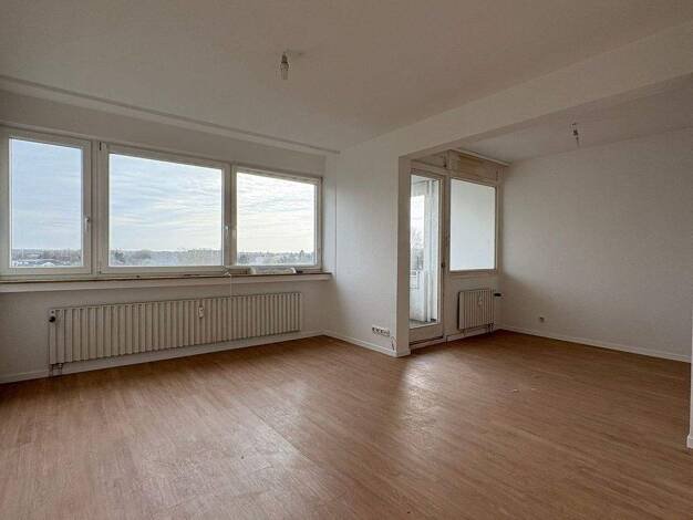 Wohnung zum Kauf 185.000 € 4 Zimmer 88,3 m² 7. Geschoss Elmshorner Straße 17 Pinneberg 25421