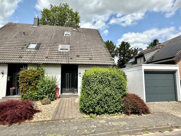 Doppelhaushälfte zum Kauf 439.000 € 3 Zimmer 118,7 m² 349 m² Grundstück Wevelinghoven Grevenbroich 41516