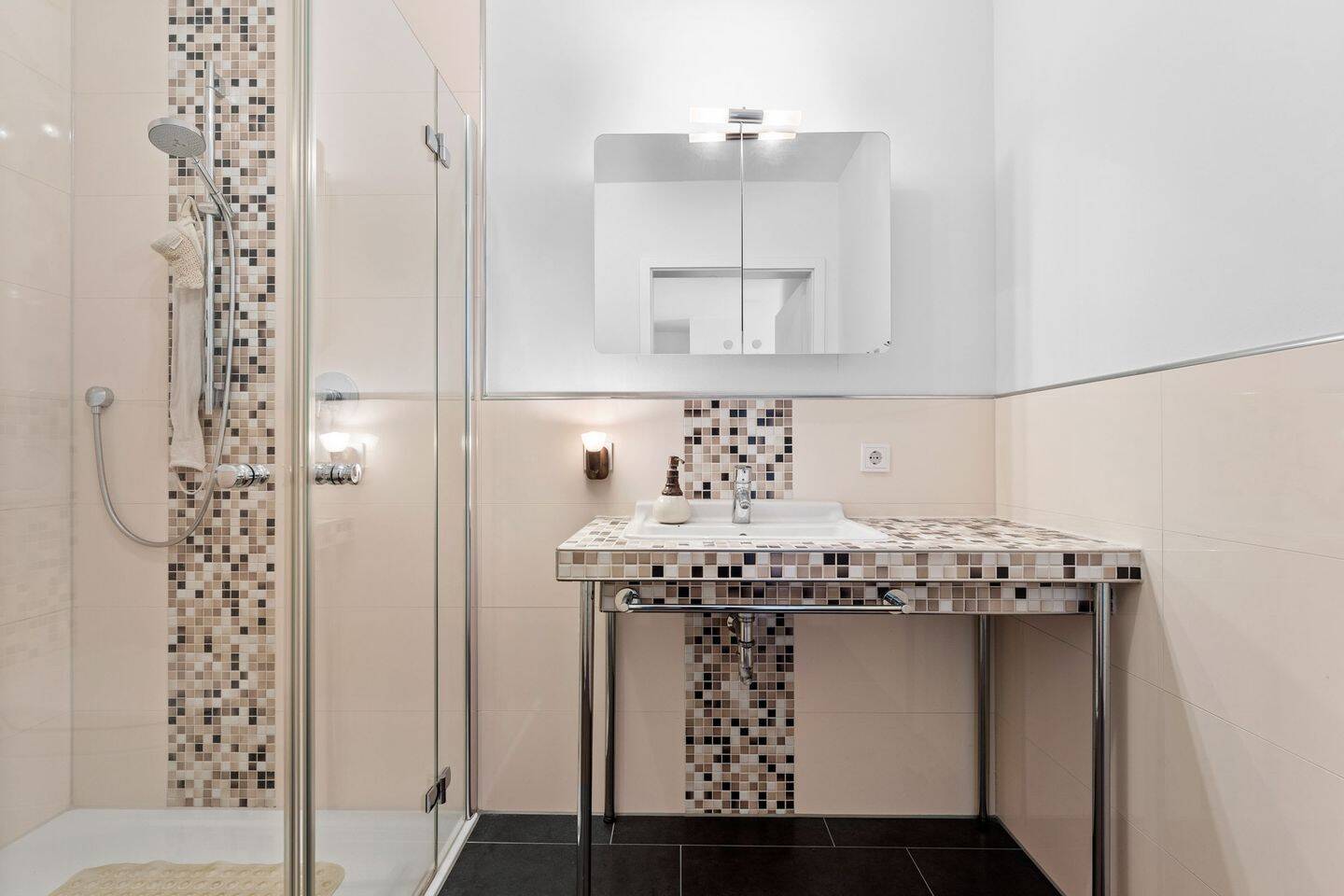 Property thumbnail 13