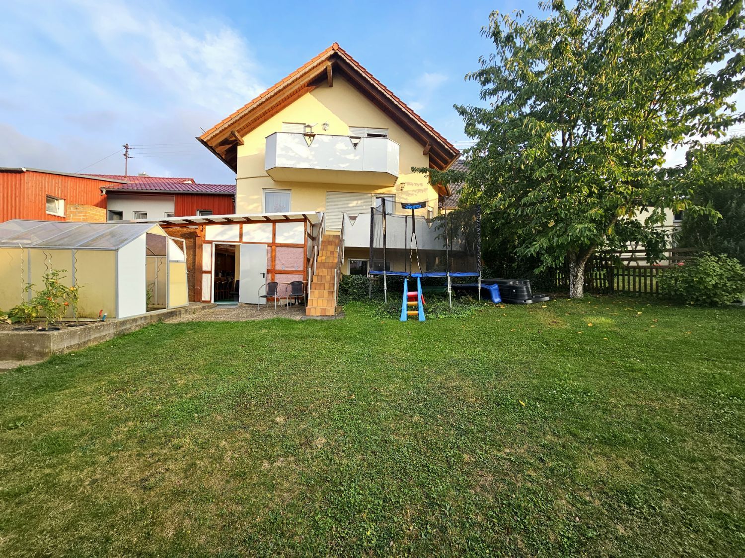 Mehrfamilienhaus zum Kauf 478.000 € 8,5 Zimmer 240,1 m²<br/>Wohnfläche 614 m²<br/>Grundstück Bopfingen Bopfingen 73441