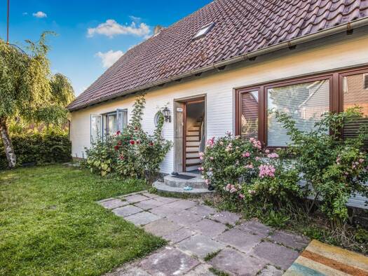 Mehrfamilienhaus zum Kauf 684.850 € 20 Zimmer 612,3 m² 1.423 m² Grundstück Laboe 24235