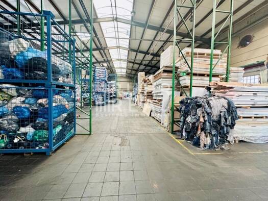 Lagerhalle zur Miete 3,50 € 3.900 m² Lagerfläche teilbar ab 3.900 m² Haan 42781