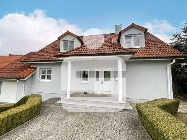 Einfamilienhaus zum Kauf 440.000 € 5 Zimmer 162,8 m² 1.030 m² Grundstück Stadtlauringen 97488