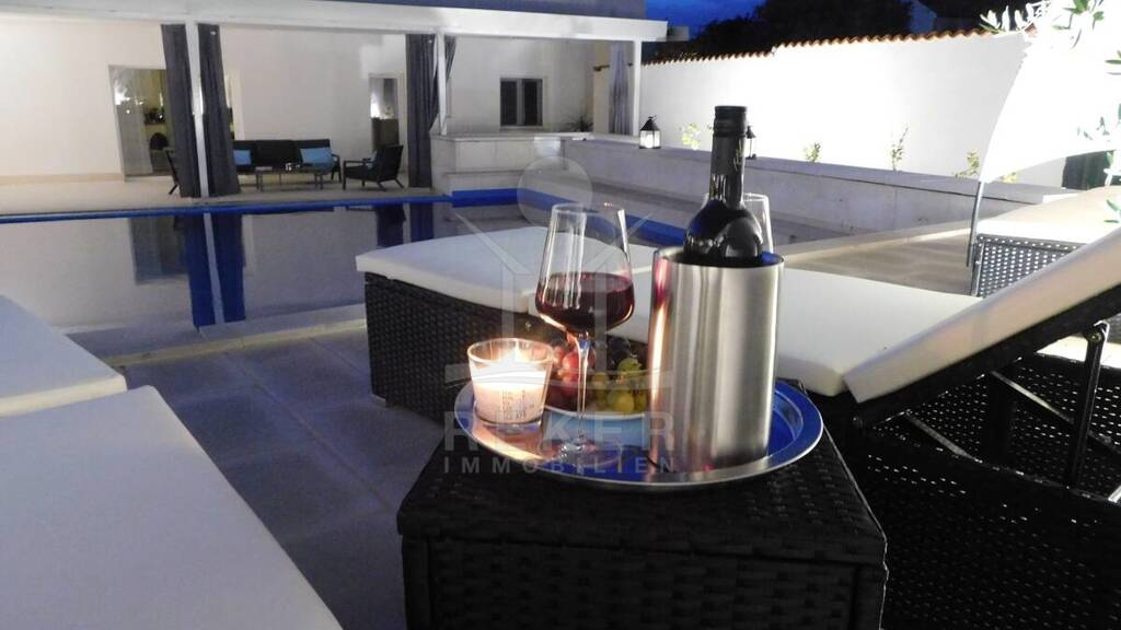 Villa zum Kauf 1.300.000 € 5 Zimmer 370 m² 800 m² Grundstück Brac