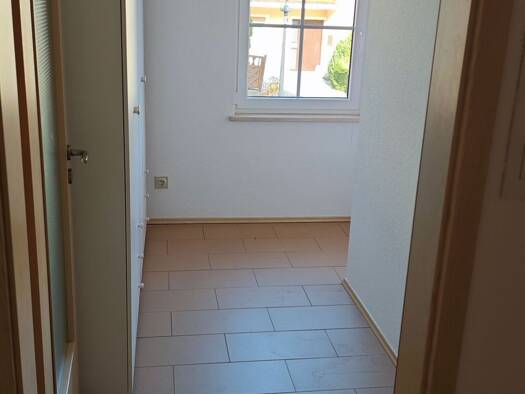 Wohnung zur Miete 1.020 € 3,5 Zimmer 120 m² Geschoss 1/3 frei ab 01.12.2025 Wilhelmsdorf 91489