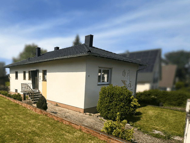 Bungalow zum Kauf 395.000 € 4 Zimmer 114 m² 707 m² Grundstück Sassanfahrt Hirschaid 96114