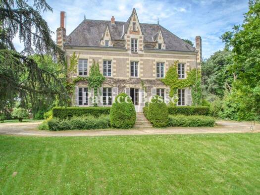 Villa zum Kauf 1.350.000 € 20 Zimmer 550 m² 20.267 m² Grundstück Centre Ville Vertou 44120