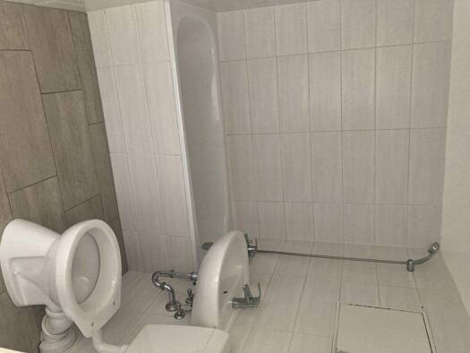 Wohnung zur Miete 551 € 5 Zimmer 101,9 m² 5. Geschoss Guldenstraße 11 Silberhöhe Halle (Saale) 06132