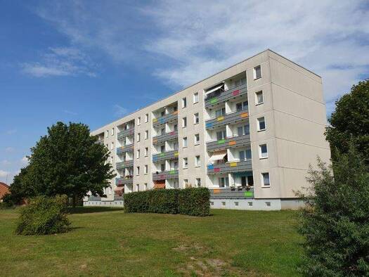 Wohnung zur Miete 350 € 3 Zimmer 58,1 m² frei ab sofort Karl-Marx-Str. 26 Bützow 18246