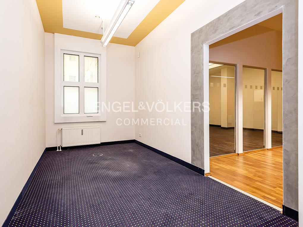 Büro-/Praxisfläche zur Miete 30 € 250 m²<br/>Bürofläche ab 250 m²<br/>Teilbarkeit Mitte Berlin 10117