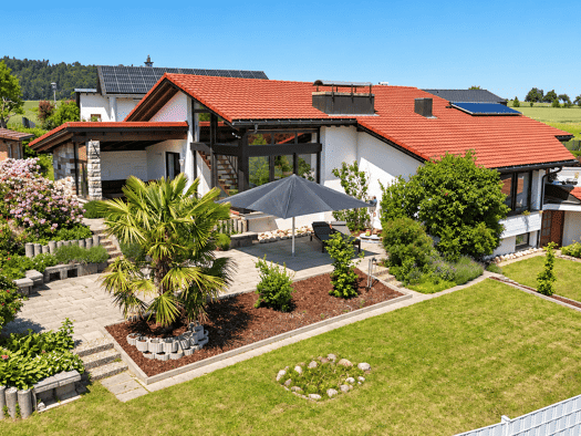 Einfamilienhaus zum Kauf 790.000 € 8 Zimmer 235 m² 1.198 m² Grundstück Geißlingen Klettgau 79771