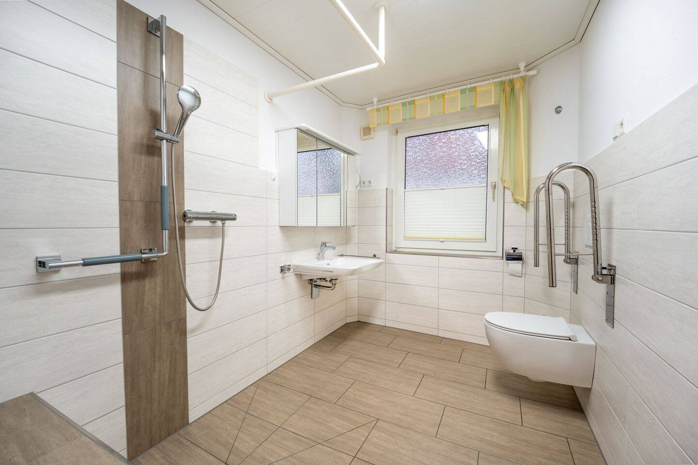 Immobilie in Nieheim - Wohnhaus mit viel Platz und zwei Wohnebenen in Nieheim - Bild 4