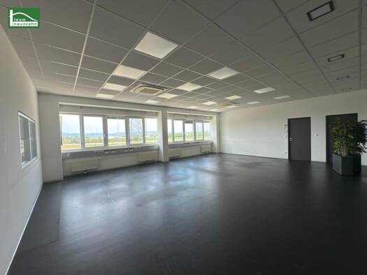 Bürofläche zur Miete 6.070 € 8 Zimmer Industriestraße 3 Maria-Lanzendorf 2326