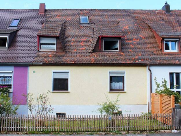 Reihenmittelhaus zum Kauf provisionsfrei 190.000 € 4 Zimmer 92 m² 353 m² Grundstück Altensittenbach Hersbruck 91217