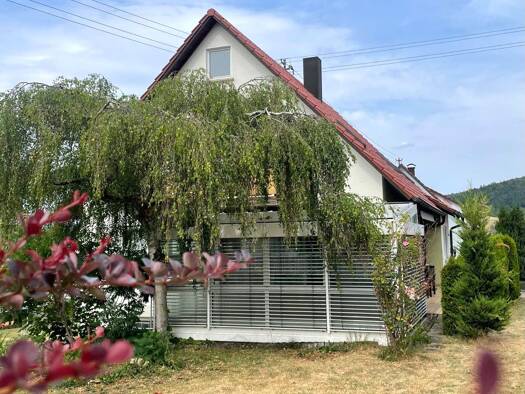Mehrfamilienhaus zum Kauf 418.000 € 7 Zimmer 17.582 m² 635 m² Grundstück frei ab sofort Nendingen Tuttlingen 78532