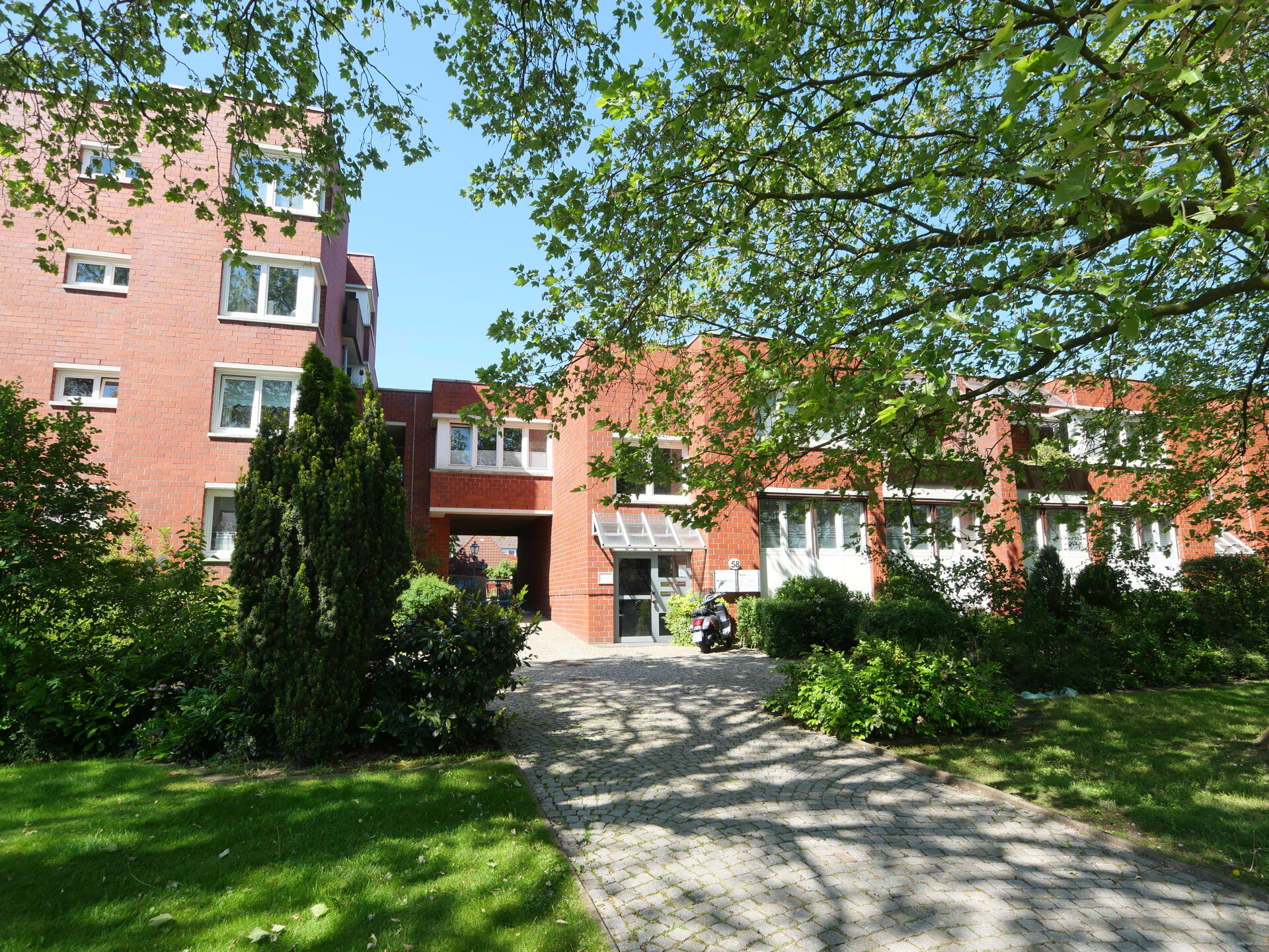 Bürogebäude zur Miete 2.200 € 10 Zimmer 264,6 m²<br/>Bürofläche Wahlbezirk 20 Elmshorn 25336