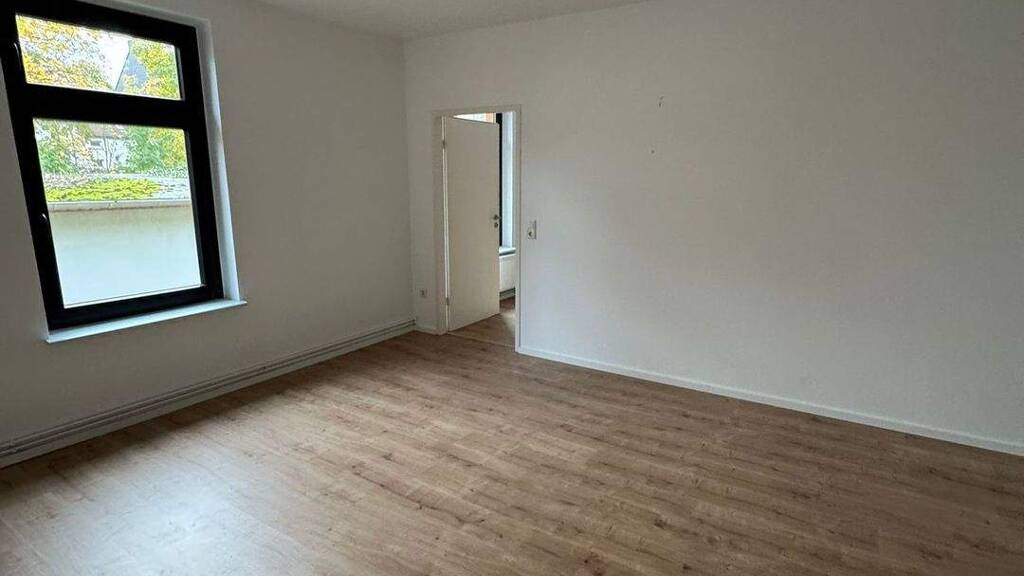 Wohnung zur Miete 580 € 2,5 Zimmer 70 m² frei ab sofort Neudorf-Süd Duisburg 47057