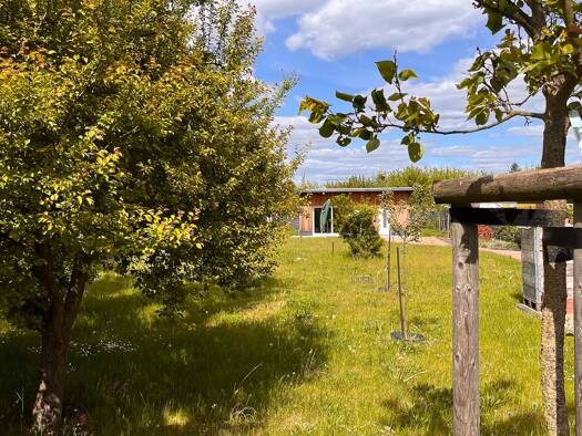 Bungalow zum Kauf 225.000 € 1 Zimmer 40 m² 1.209 m² Grundstück frei ab sofort Zur Mesche 8 Neuruppin 16816