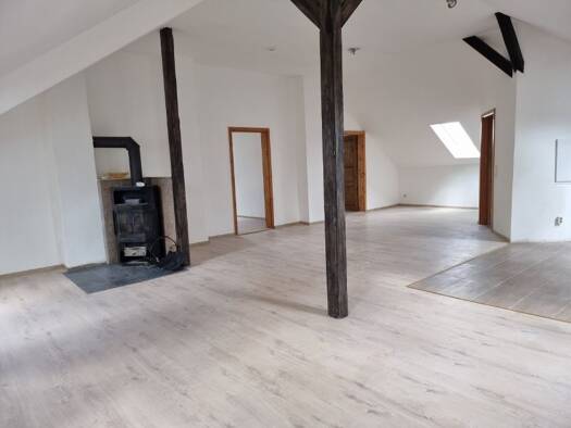 Wohnung zur Miete 600 € 4 Zimmer 120 m² Crimmitschau Crimmitschau 08451
