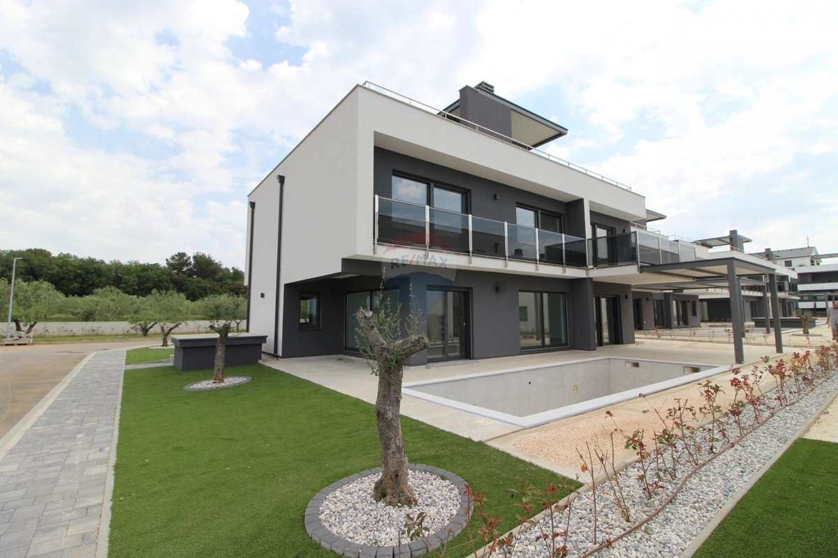 Villa zum Kauf 825.000 € 6 Zimmer 240 m²<br/>Wohnfläche 630 m²<br/>Grundstück Medulin 52203