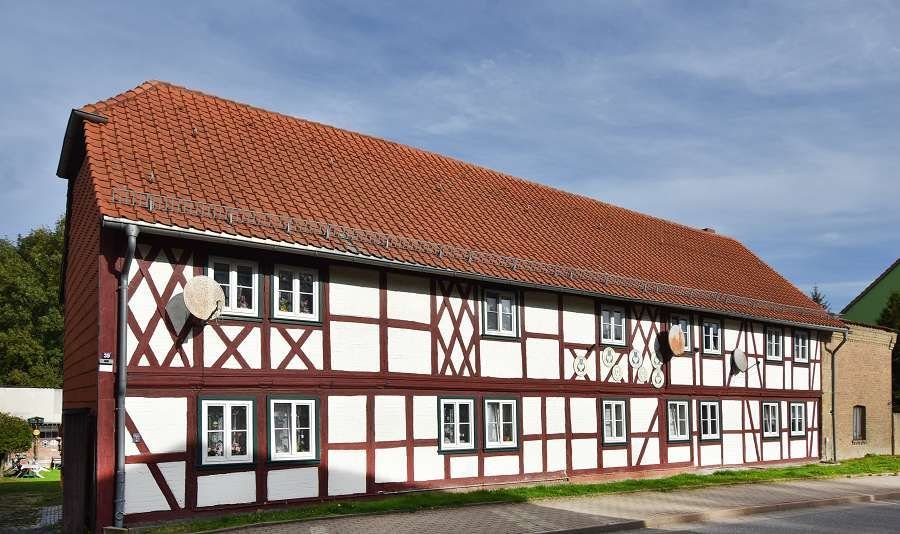 Mehrfamilienhaus zum Kauf 135.000 € 13 Zimmer 233 m²<br/>Wohnfläche Schlanstedt Schlanstedt 38836