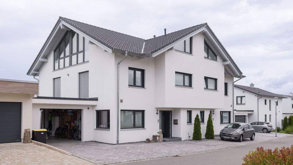 Doppelhaushälfte zur Miete 1.780 € 4 Zimmer 198 m² 320 m² Grundstück frei ab 01.05.2026 Altshausen 88361