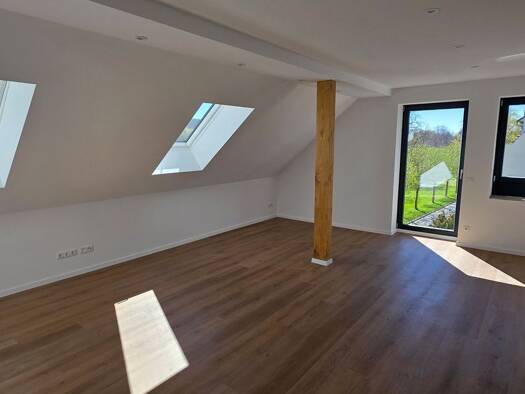 Wohnung zur Miete 1.000 € 3 Zimmer 87,8 m² 2. Geschoss frei ab 01.05.2026 Altenburg 04600